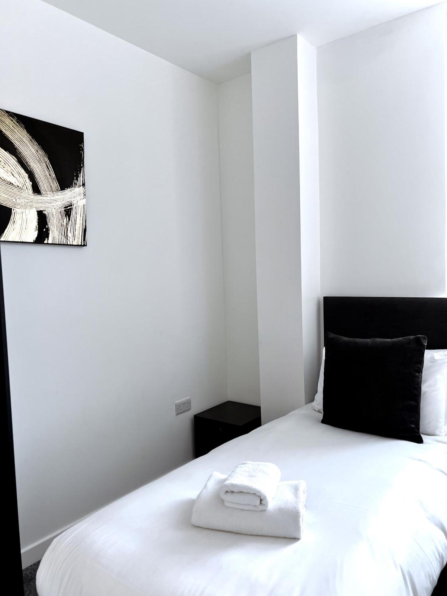 פטרבורו Ascot House Apartments מראה חיצוני תמונה